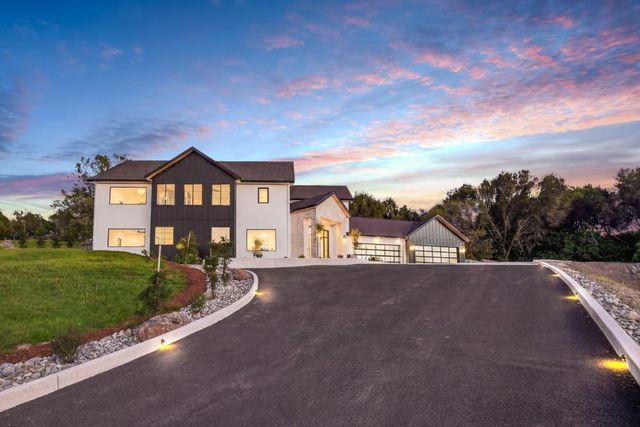 3225 Rustic Woods Ct, Loomis, CA 95650