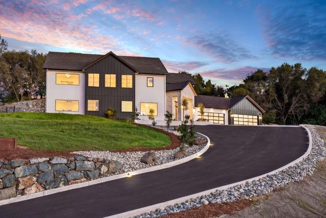 3225 Rustic Woods Ct, Loomis, CA 95650