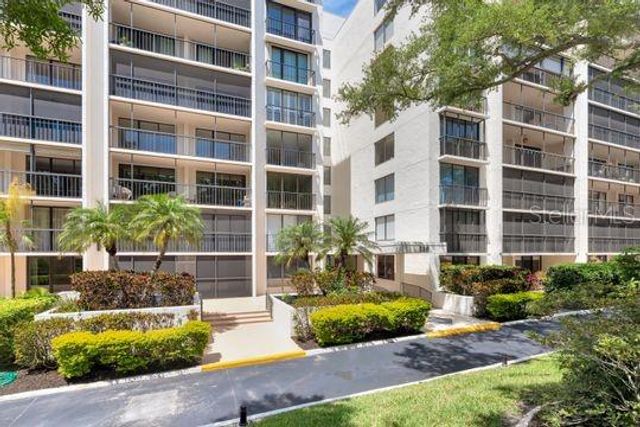 220 BELLEVIEW BOULEVARD 203, Belleair, FL 33756