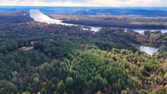 619 Bridge View Cv, Bath Springs, TN 38311