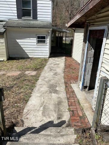 5332 Stonega Road, Appalachia, VA 24216