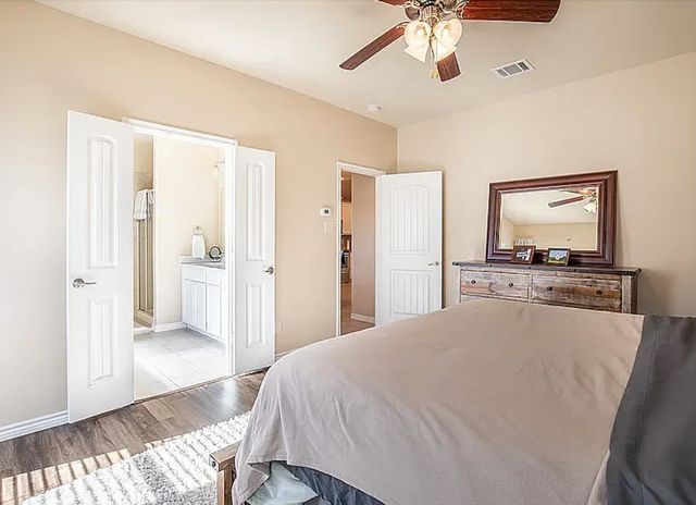 8800 Deadwood Lane, Aubrey, TX 76227