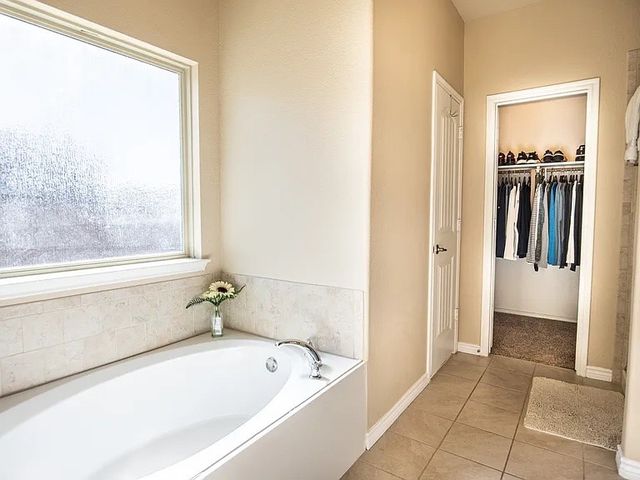8800 Deadwood Lane, Aubrey, TX 76227