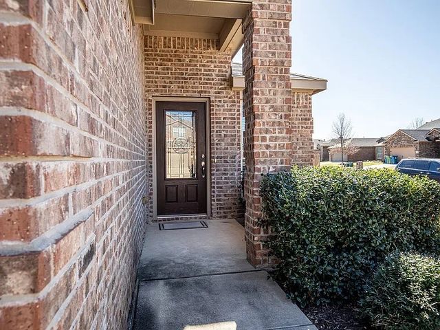 8800 Deadwood Lane, Aubrey, TX 76227