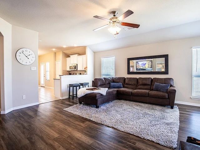 8800 Deadwood Lane, Aubrey, TX 76227