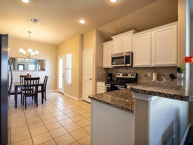 8800 Deadwood Lane, Aubrey, TX 76227