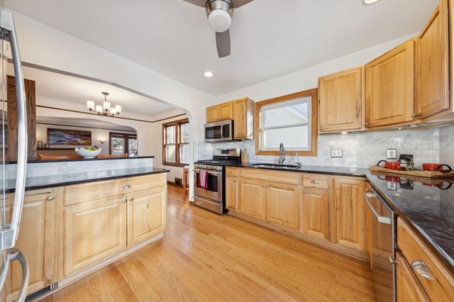 1306 Eleanor Avenue, Saint Paul, MN 55116