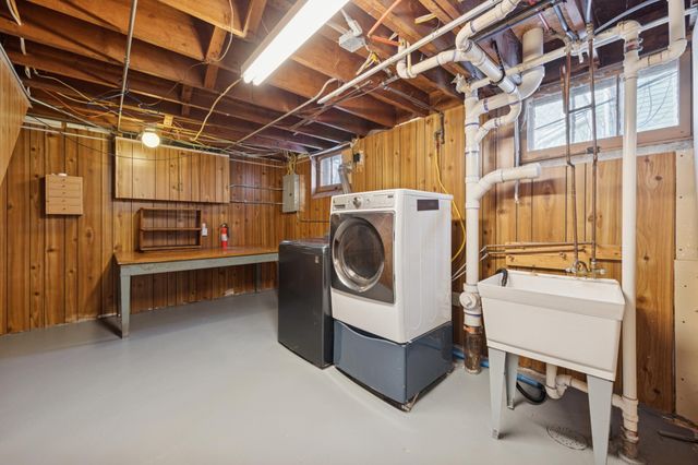 1306 Eleanor Avenue, Saint Paul, MN 55116