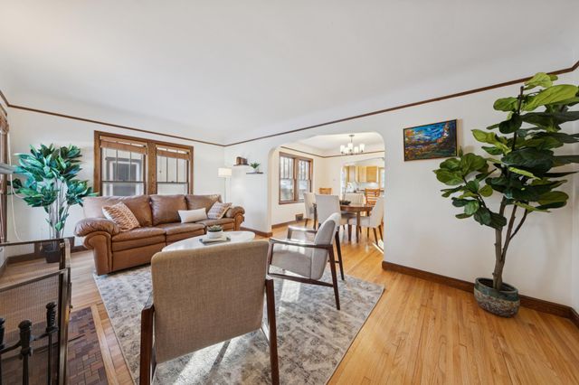 1306 Eleanor Avenue, Saint Paul, MN 55116