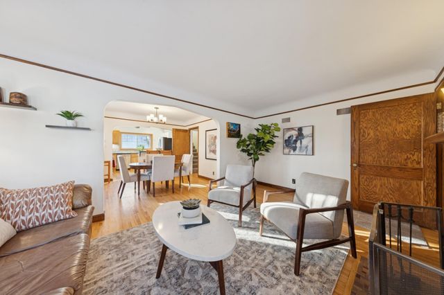 1306 Eleanor Avenue, Saint Paul, MN 55116