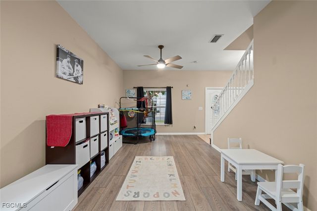 9837 Gladiolus Bulb LOOP, Fort Myers, FL 33908