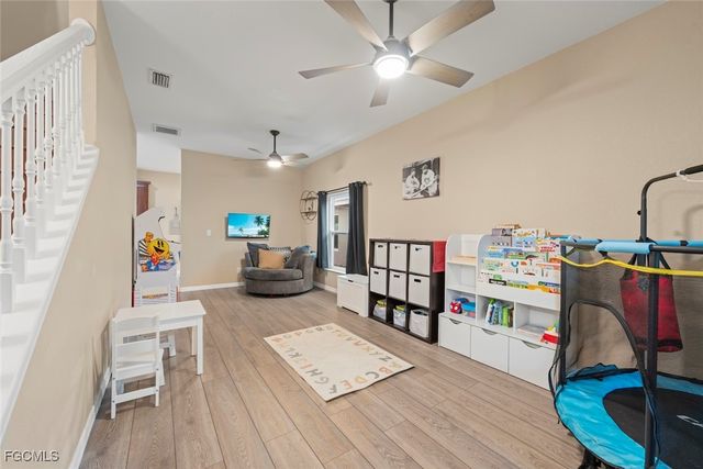 9837 Gladiolus Bulb LOOP, Fort Myers, FL 33908