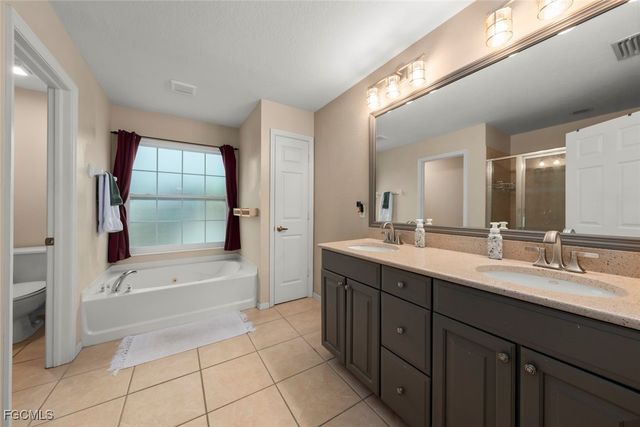 9837 Gladiolus Bulb LOOP, Fort Myers, FL 33908