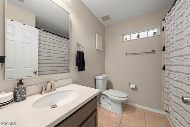 9837 Gladiolus Bulb LOOP, Fort Myers, FL 33908