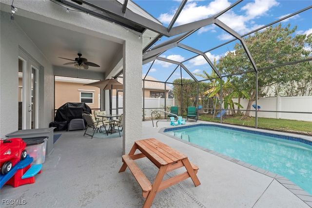 9837 Gladiolus Bulb LOOP, Fort Myers, FL 33908