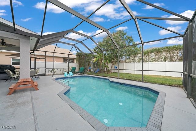 9837 Gladiolus Bulb LOOP, Fort Myers, FL 33908