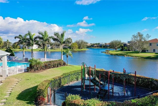 9837 Gladiolus Bulb LOOP, Fort Myers, FL 33908