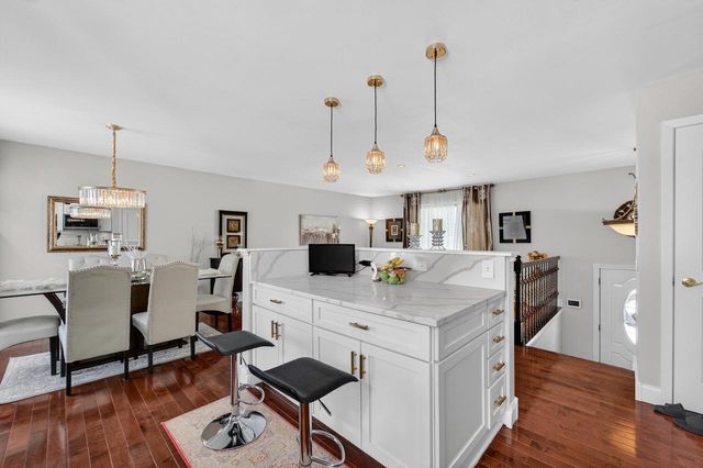 10 Sandy Court, Madison, WI 53717