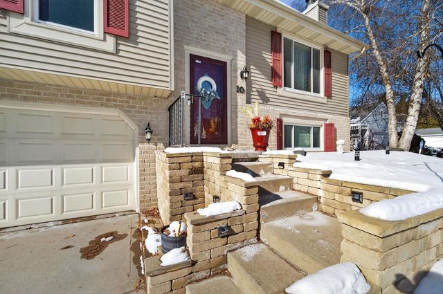 10 Sandy Court, Madison, WI 53717