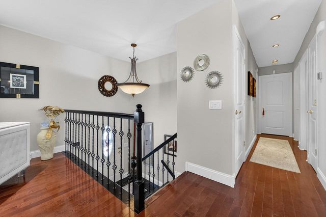 10 Sandy Court, Madison, WI 53717