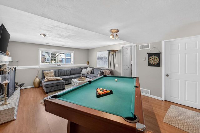 10 Sandy Court, Madison, WI 53717