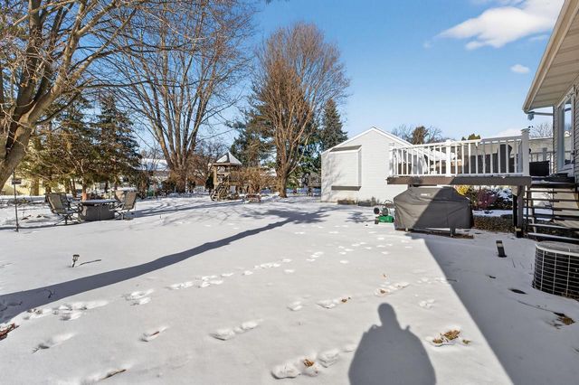 10 Sandy Court, Madison, WI 53717