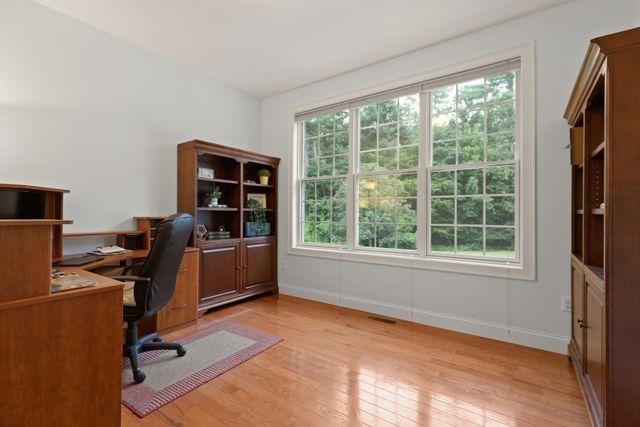 983 Depot Rd, Boxborough, MA 01719
