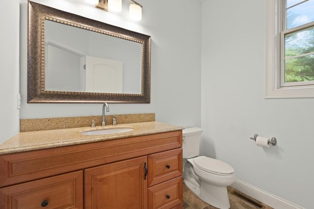 983 Depot Rd, Boxborough, MA 01719