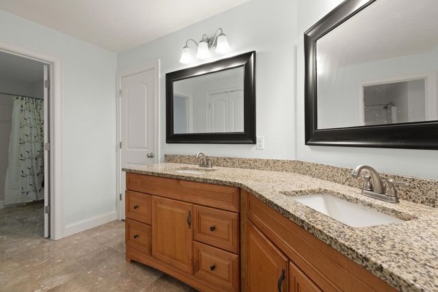 983 Depot Rd, Boxborough, MA 01719