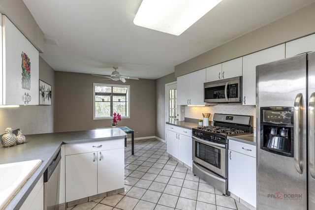 930 Ivy Lane D, Deerfield, IL 60015
