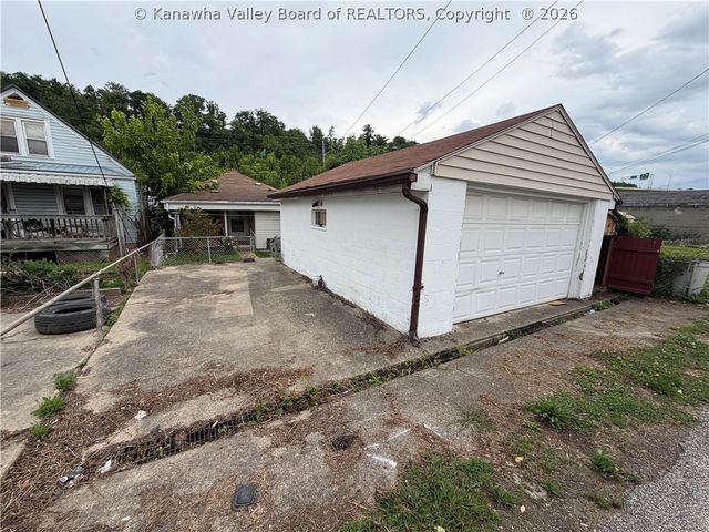215 Dunbar Avenue, Dunbar, WV 25064