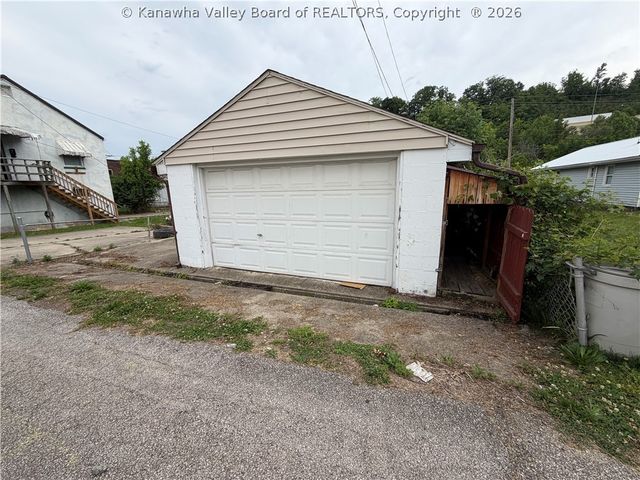 215 Dunbar Avenue, Dunbar, WV 25064