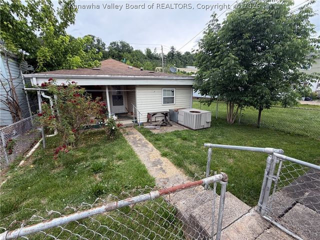 215 Dunbar Avenue, Dunbar, WV 25064