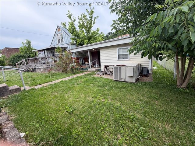 215 Dunbar Avenue, Dunbar, WV 25064