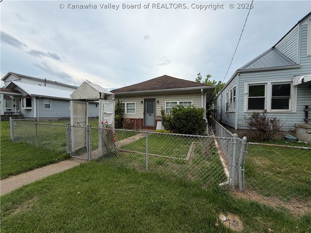215 Dunbar Avenue, Dunbar, WV 25064