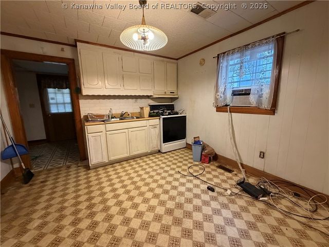 215 Dunbar Avenue, Dunbar, WV 25064