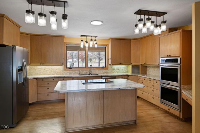 61251 Larsen Road, Bend, OR 97702