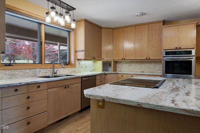 61251 Larsen Road, Bend, OR 97702