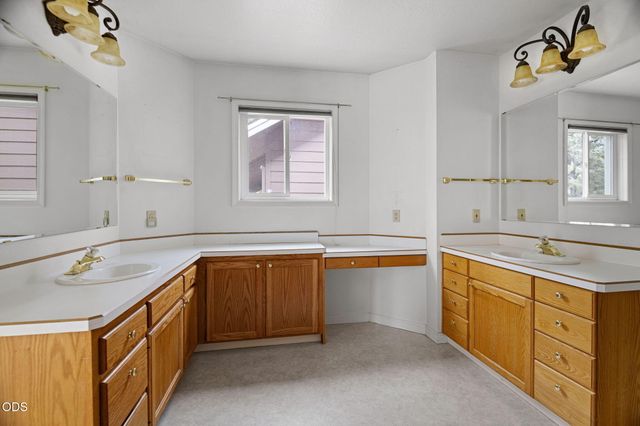 61251 Larsen Road, Bend, OR 97702