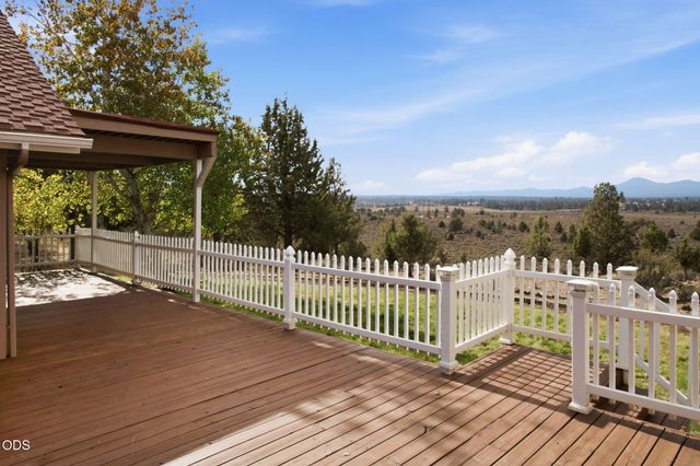 61251 Larsen Road, Bend, OR 97702