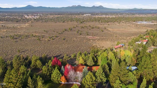 61251 Larsen Road, Bend, OR 97702