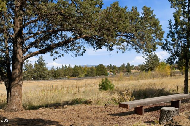 61251 Larsen Road, Bend, OR 97702