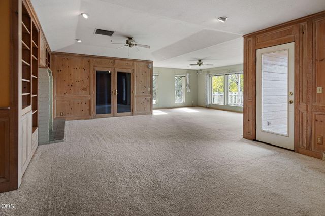 61251 Larsen Road, Bend, OR 97702