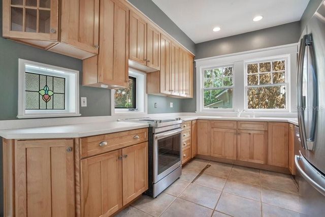 1565 FOREST AVENUE, Winter Park, FL 32789