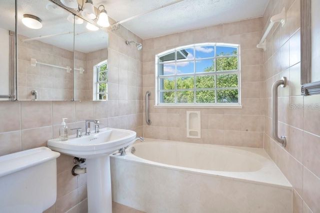 1565 FOREST AVENUE, Winter Park, FL 32789