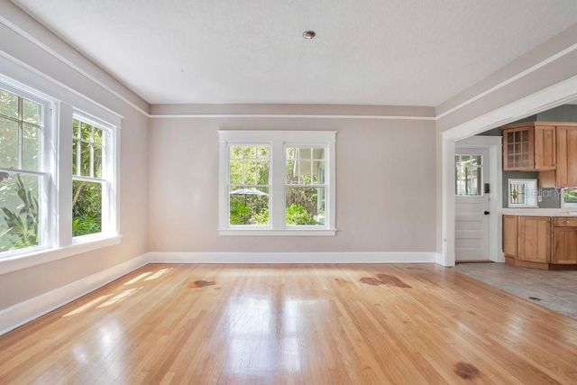 1565 FOREST AVENUE, Winter Park, FL 32789