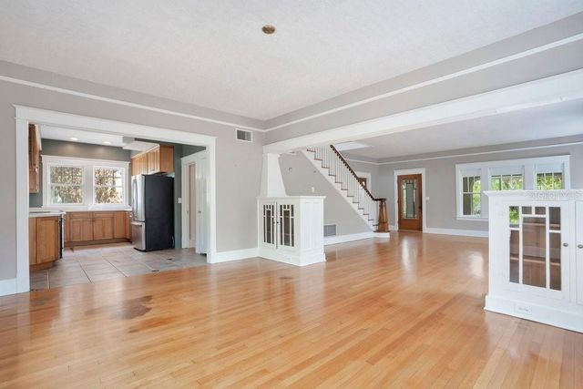 1565 FOREST AVENUE, Winter Park, FL 32789