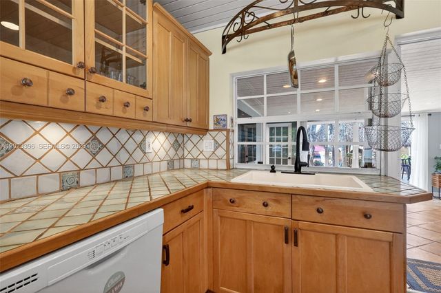 2730 Sherman St, Hollywood, FL 33020