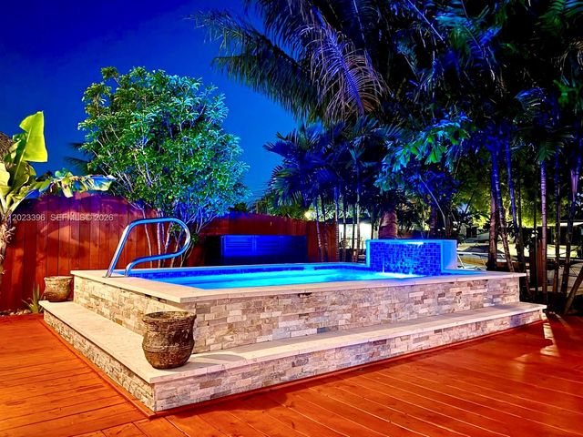 2730 Sherman St, Hollywood, FL 33020
