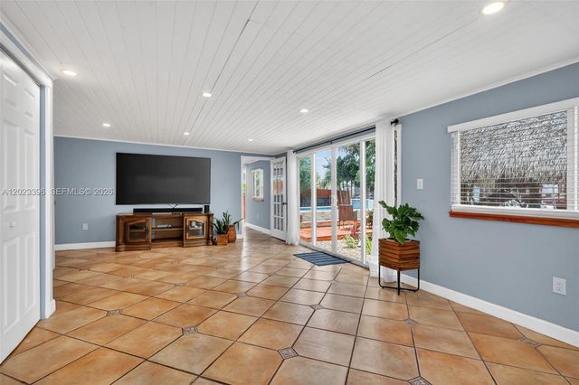 2730 Sherman St, Hollywood, FL 33020